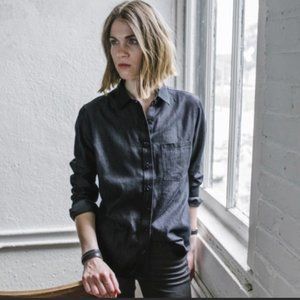 Tradlands Jet Black The Tourist Button-Top Size M